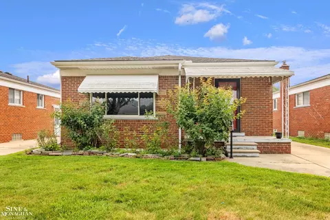 28016 Rockwood, Saint Clair Shores, MI 48081
