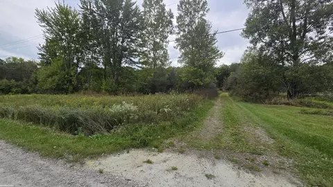 676 Richman, Saint Clair, MI 48079 photo 2