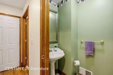 Entry Way - 4090 N Fordney, Hemlock, MI 48626 photo 4 of 10
