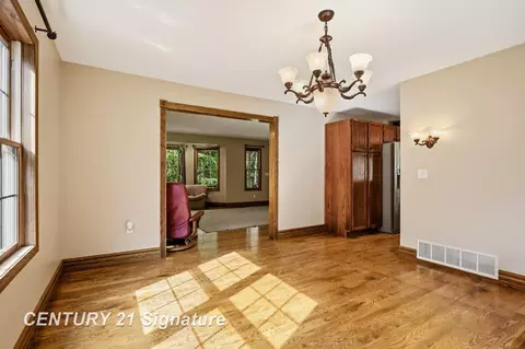 Dining - 4090 N Fordney, Hemlock, MI 48626 photo 1 of 2