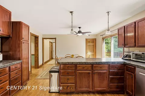 Kitchen - 4090 N Fordney, Hemlock, MI 48626 photo 6 of 8