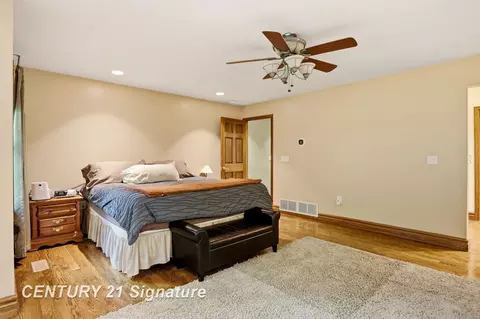 Bedroom - 4090 N Fordney, Hemlock, MI 48626 photo 2 of 8