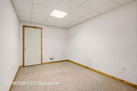 Bedroom - 4090 N Fordney, Hemlock, MI 48626 photo 6 of 8