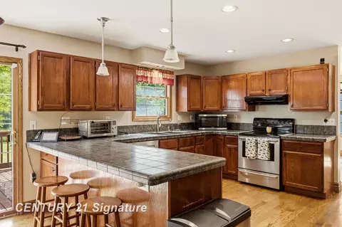 Kitchen - 4090 N Fordney, Hemlock, MI 48626 photo 3 of 8