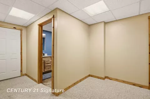 Entry Way - 4090 N Fordney, Hemlock, MI 48626 photo 9 of 10