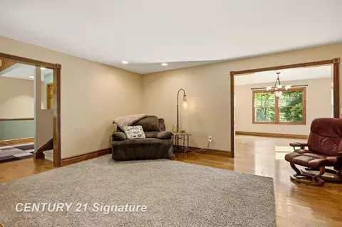 Living - 4090 N Fordney, Hemlock, MI 48626 photo 4 of 8