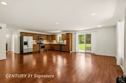 Living - 4090 N Fordney, Hemlock, MI 48626 photo 8 of 8