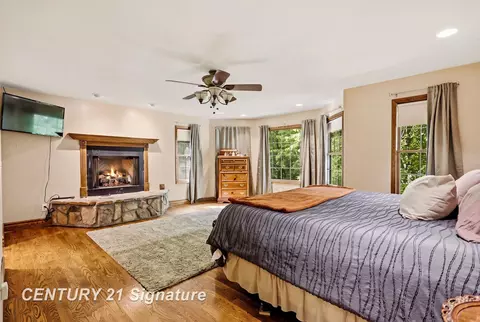 Bedroom - 4090 N Fordney, Hemlock, MI 48626 photo 1 of 8