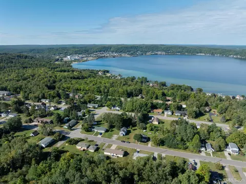 View/Area - 1428 High, Munising, MI 49862 photo 5 of 8