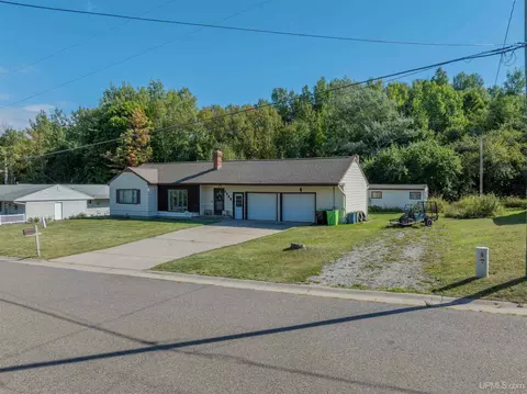 Exterior - 1428 High, Munising, MI 49862 photo 6 of 7