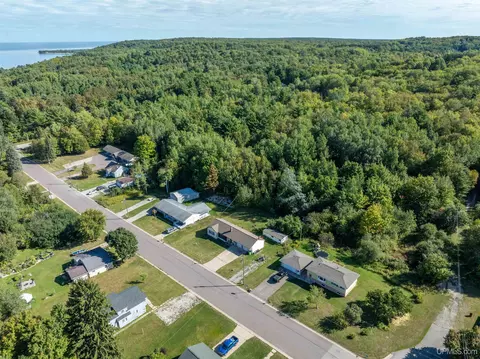 View/Area - 1428 High, Munising, MI 49862 photo 3 of 8