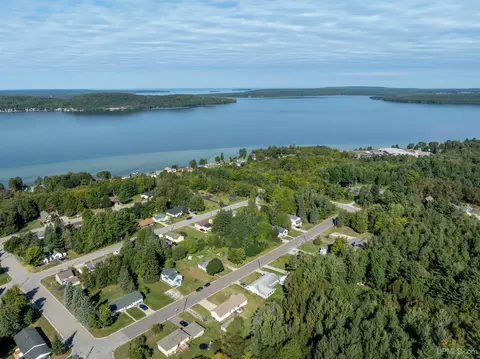 View/Area - 1428 High, Munising, MI 49862 photo 6 of 8