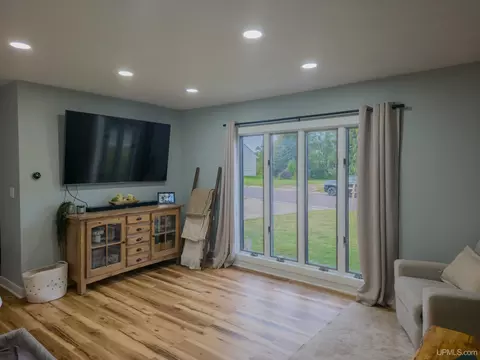 Living - 1428 High, Munising, MI 49862 photo 2 of 4