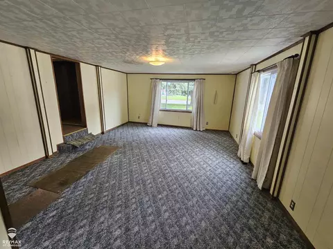 Living - 1011 Walnut, Owosso, MI 48867 photo 1 of 4