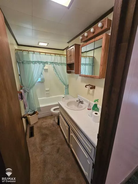 Bath - 1011 Walnut, Owosso, MI 48867 photo 1 of 1