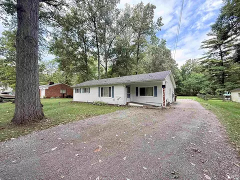 3176 Springbrook, Lambertville, MI 48144