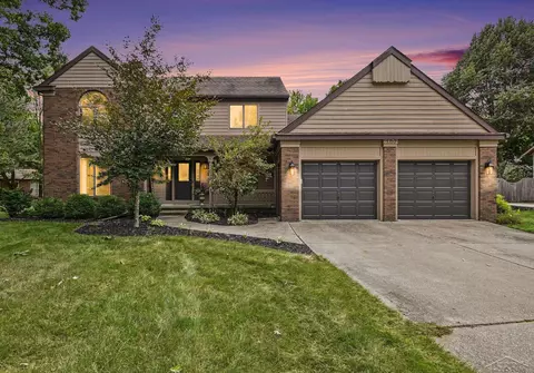 6102 Oak Mdws, Midland, MI 48640