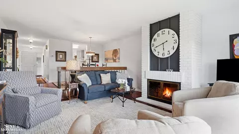 Living - 1715 River Rd #11, Saint Clair, MI 48079 photo 1 of 5