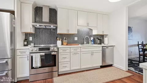 Kitchen - 1715 River Rd #11, Saint Clair, MI 48079 photo 2 of 4