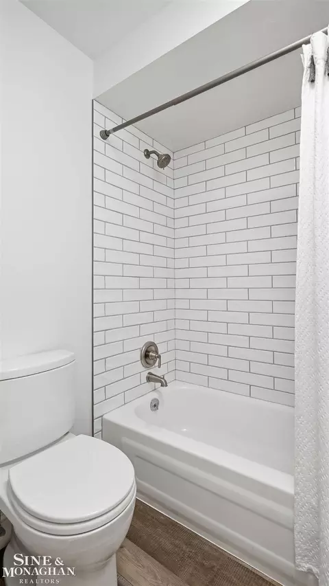 Bath - 1715 River Rd #11, Saint Clair, MI 48079 photo 7 of 7
