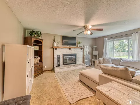 Living - 7735 Coventry, Temperance, MI 48182 photo 3 of 5