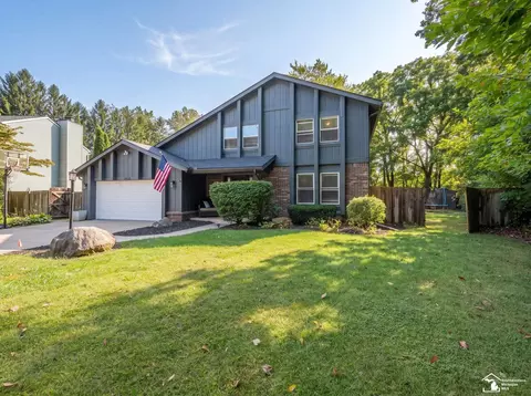 Exterior - 7735 Coventry, Temperance, MI 48182 photo 9 of 12