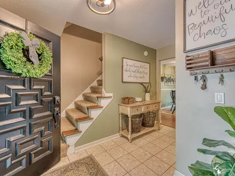 Entry Way - 7735 Coventry, Temperance, MI 48182 photo 1 of 3
