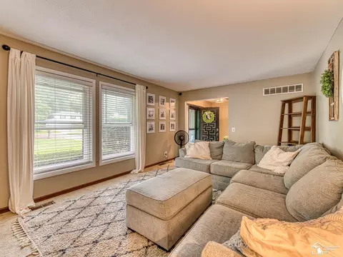 Living - 7735 Coventry, Temperance, MI 48182 photo 2 of 5
