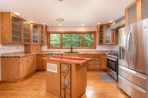 Kitchen - 2378 N M-30, Gladwin, MI 48624 photo 2 of 4