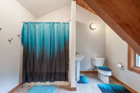 Bath - 2378 N M-30, Gladwin, MI 48624 photo 6 of 7
