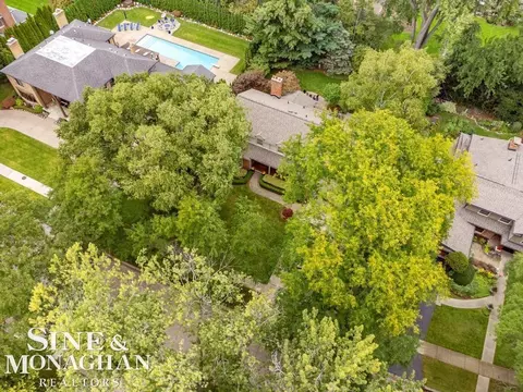 View/Area - 44 N Deeplands, Grosse Pointe Shores, MI 48236 photo 1 of 14