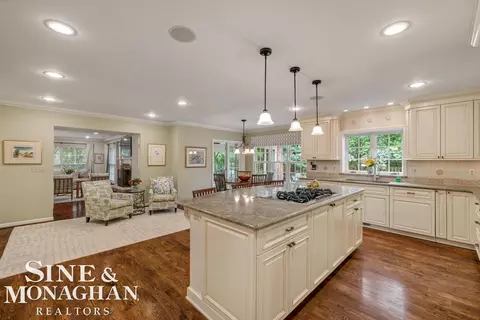 Kitchen - 44 N Deeplands, Grosse Pointe Shores, MI 48236 photo 5 of 9