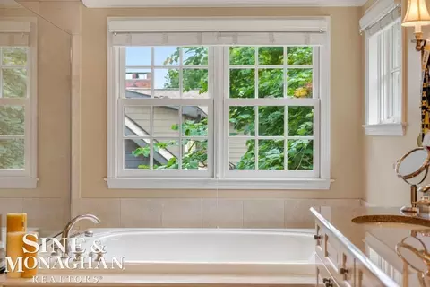 Bath - 44 N Deeplands, Grosse Pointe Shores, MI 48236 photo 5 of 13