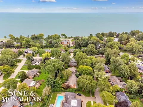 View/Area - 44 N Deeplands, Grosse Pointe Shores, MI 48236 photo 11 of 14