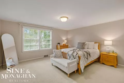 Bedroom - 44 N Deeplands, Grosse Pointe Shores, MI 48236 photo 3 of 7