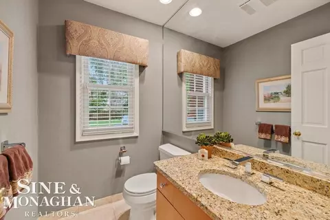 Bath - 44 N Deeplands, Grosse Pointe Shores, MI 48236 photo 2 of 13