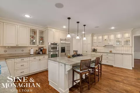 Kitchen - 44 N Deeplands, Grosse Pointe Shores, MI 48236 photo 3 of 9