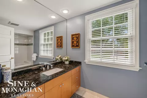Bath - 44 N Deeplands, Grosse Pointe Shores, MI 48236 photo 11 of 13