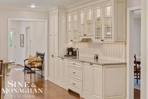 Kitchen - 44 N Deeplands, Grosse Pointe Shores, MI 48236 photo 7 of 9