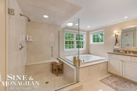 Bath - 44 N Deeplands, Grosse Pointe Shores, MI 48236 photo 7 of 13