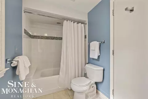 Bath - 44 N Deeplands, Grosse Pointe Shores, MI 48236 photo 12 of 13