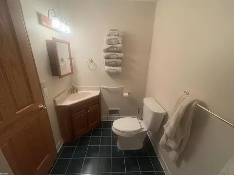 Bath - 3 High, Yale, MI 48097 photo 3 of 3