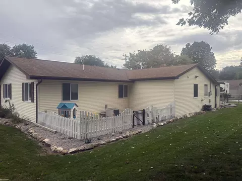 Exterior - 3 High, Yale, MI 48097 photo 5 of 8