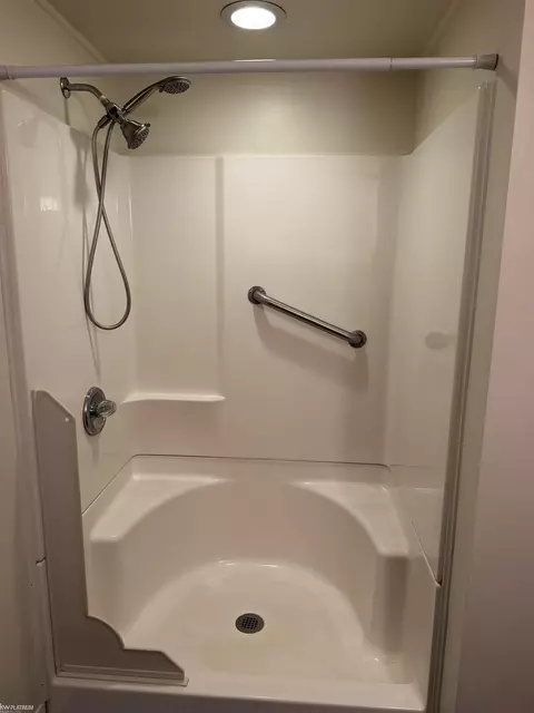 Bath - 3 High, Yale, MI 48097 photo 5 of 5