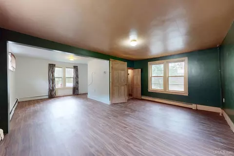 Living - 310 Excelsior, Ishpeming, MI 49849 photo 4 of 5