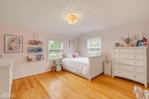 Bedroom - 1301 Torrey, Grosse Pointe Woods, MI 48236 photo 5 of 6