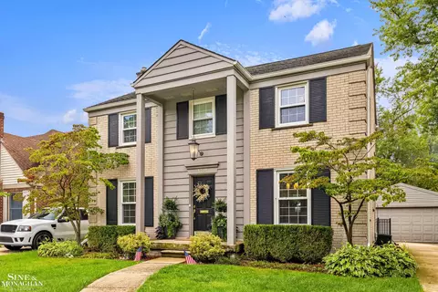 Exterior - 1301 Torrey, Grosse Pointe Woods, MI 48236 photo 12 of 13