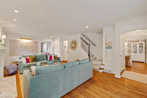 Living - 1301 Torrey, Grosse Pointe Woods, MI 48236 photo 4 of 7
