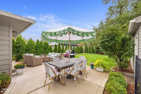 Exterior - 1301 Torrey, Grosse Pointe Woods, MI 48236 photo 3 of 13
