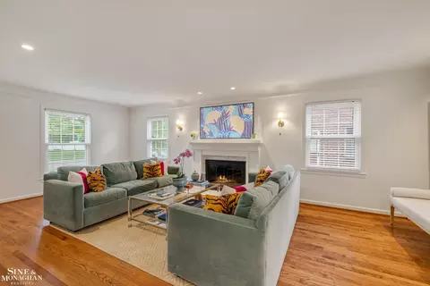 Living - 1301 Torrey, Grosse Pointe Woods, MI 48236 photo 6 of 7